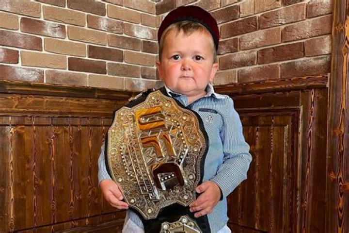 Russian social media star Hasbulla performs umrah pilgrimage in Mecca